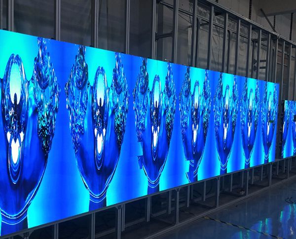 室内P4租赁显示屏