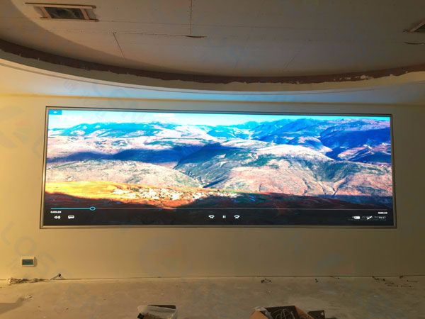 P3 indoor full-color screen