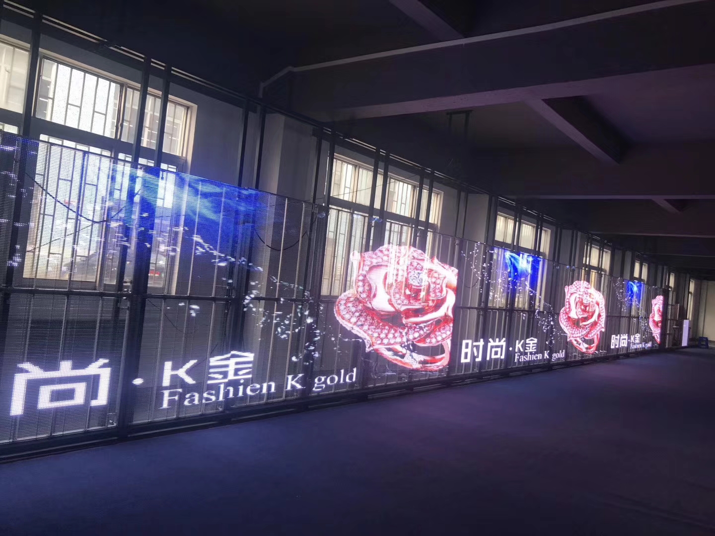 LED透明屏将引领未来商业显示器的新趋势