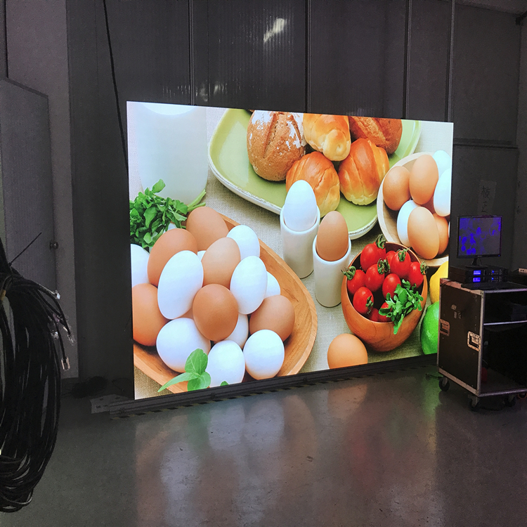 LED display screen needs to pay attention to when purchasing small pitches