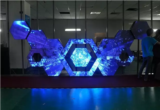 LED显示屏异形显示屏的发展趋势